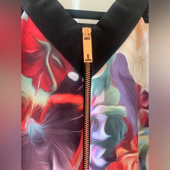 Floral halter skater dress - Picture 7 of 9